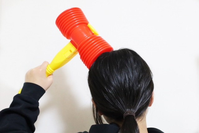 自分を責めてしまう人の特徴とは？ 考え方のクセを見直すヒントを紹介